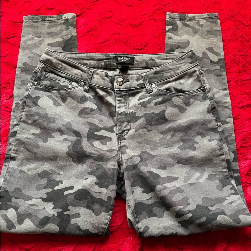 Nine West Women's Gray Camouflage Skinny Jeans